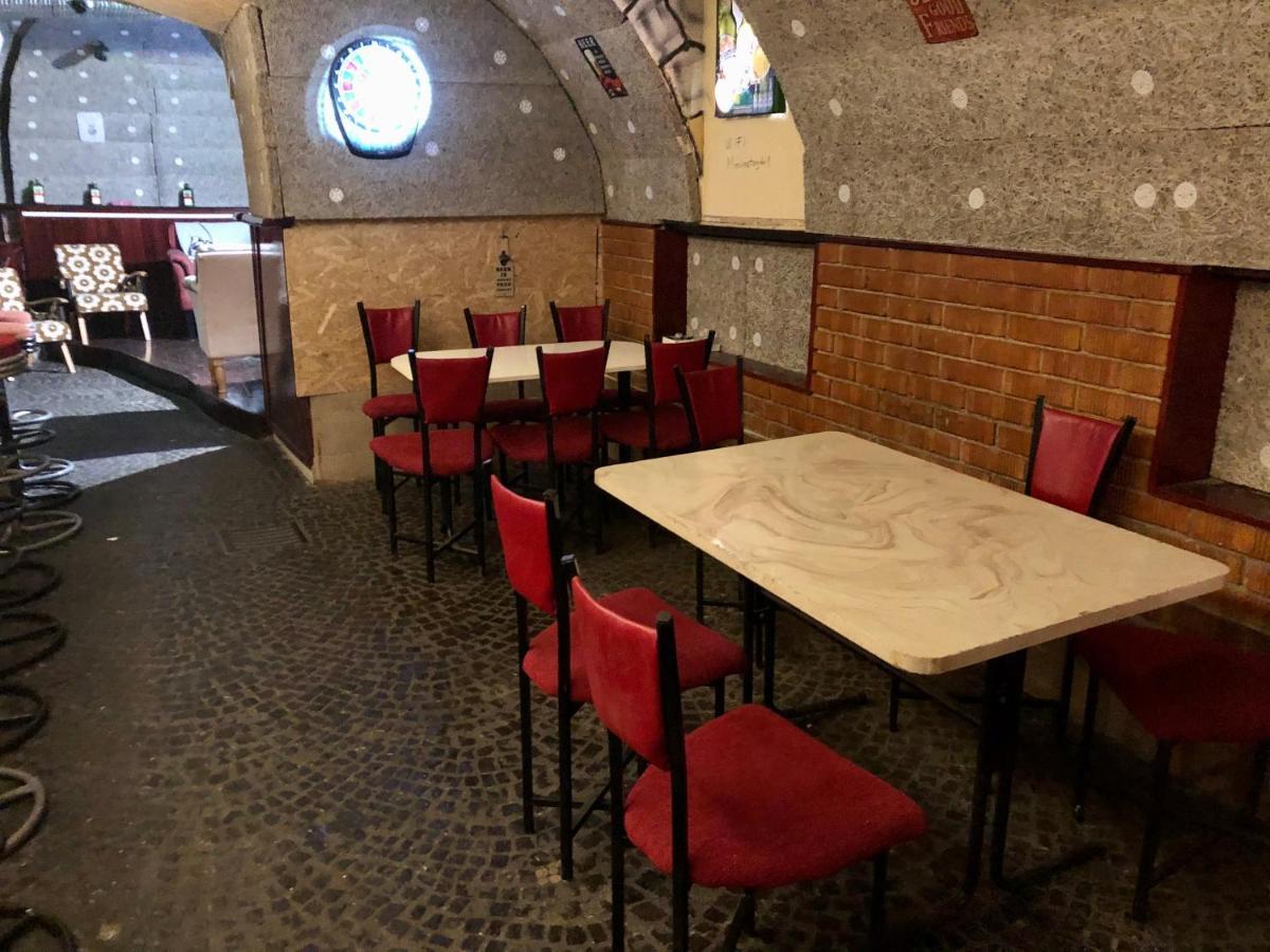 Whole Basement Former Pub 5 For Stag Do Budapest Esterno foto
