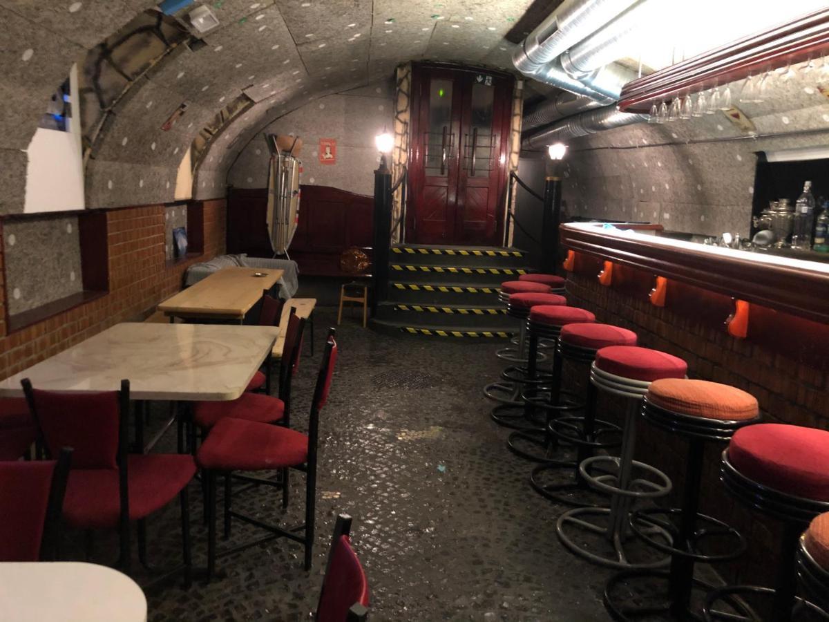 Whole Basement Former Pub 5 For Stag Do Budapest Esterno foto