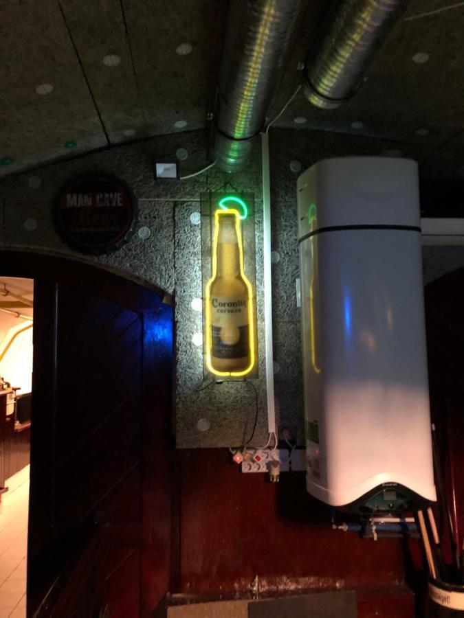 Whole Basement Former Pub 5 For Stag Do Budapest Esterno foto