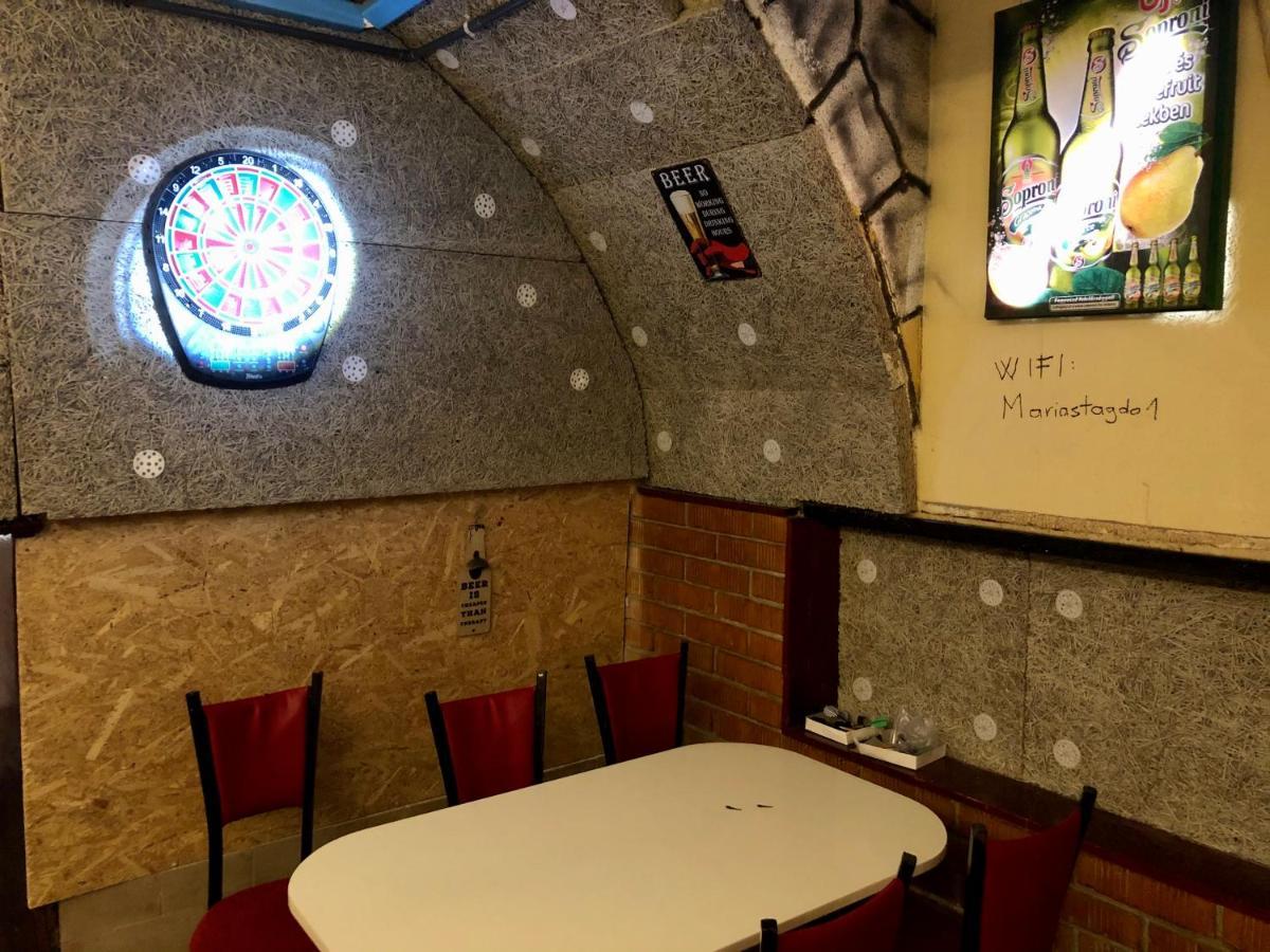 Whole Basement Former Pub 5 For Stag Do Budapest Esterno foto