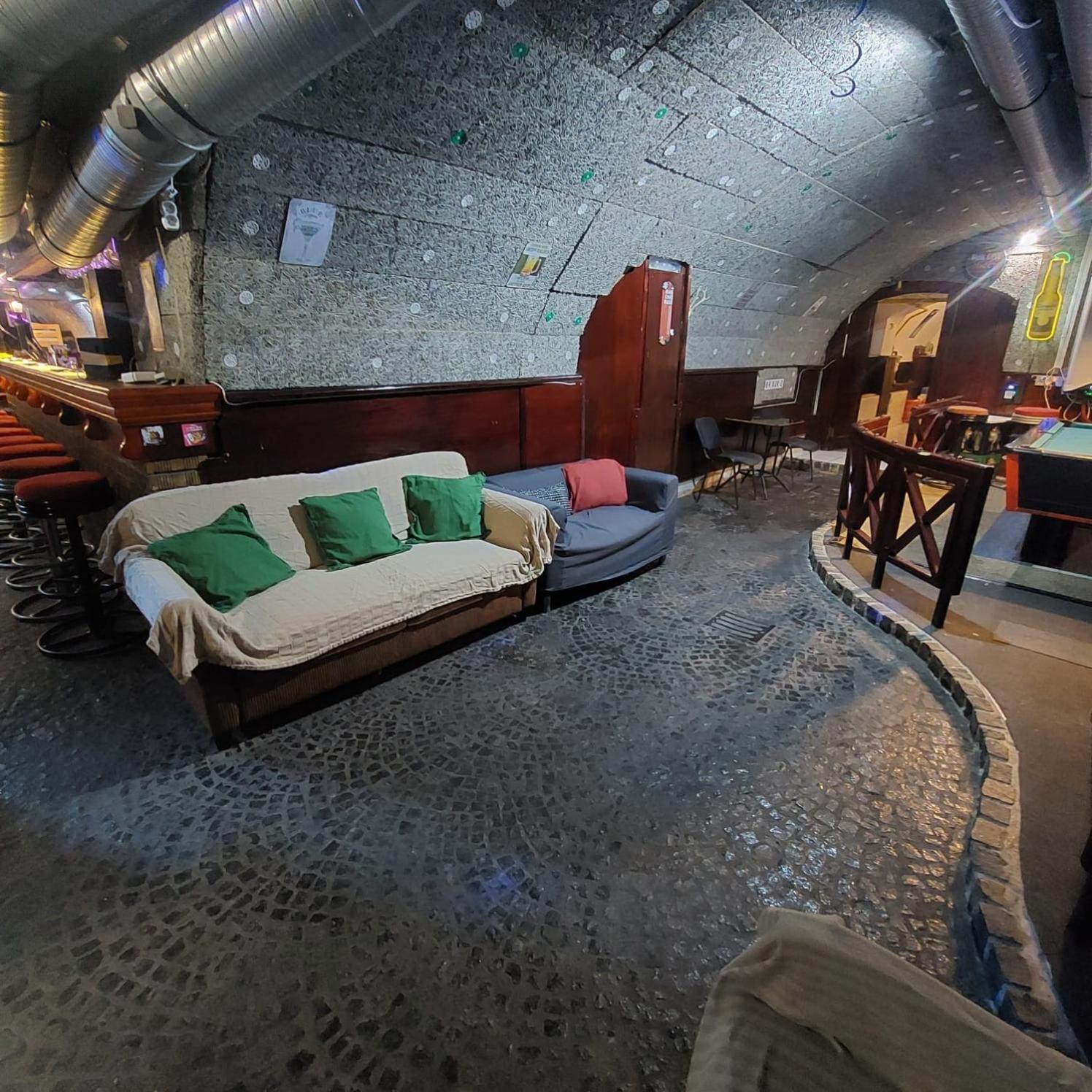 Whole Basement Former Pub 5 For Stag Do Budapest Esterno foto
